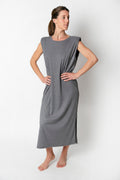 Vestido con hombreras